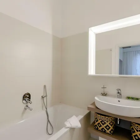 Hintown City Centre Flat For Business&leisure
